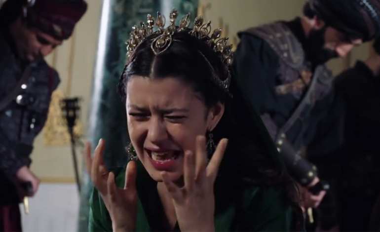 Kösem Sultan evlat acısı çekiyor!