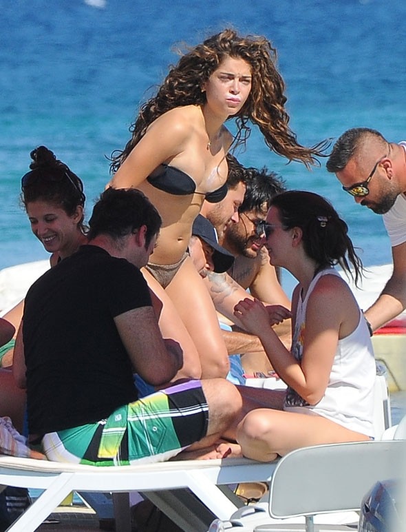 Öykü Çelik Biknili Tatilde