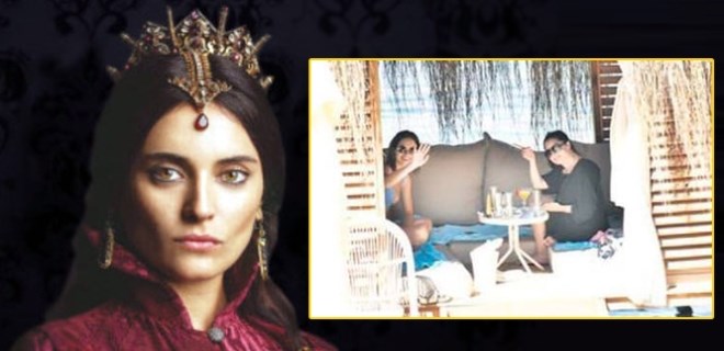 Gülcan Arslan ve Aslıhan Gürbüz Tatilde