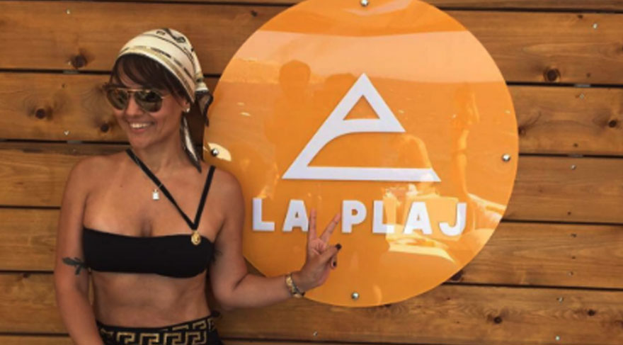 Demet Akalın Hadise’nin plajına gitti