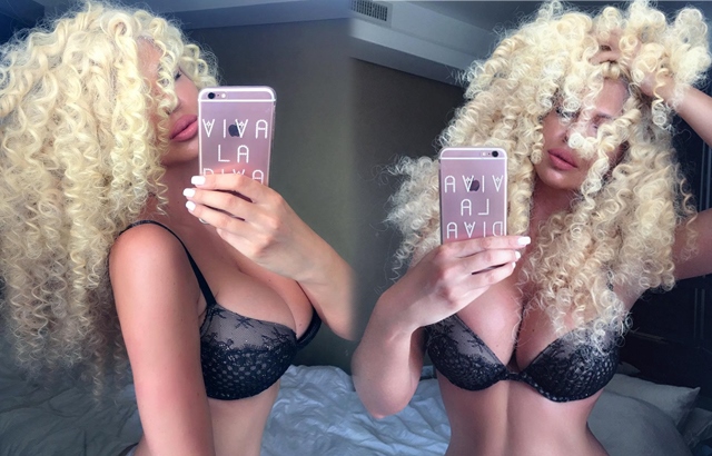 Jelena Karleusa'dan sütyenli paylaşım