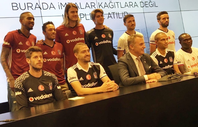 Beşiktaş'tan imza şov!