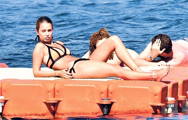 Çiğdem Batur deniz sezonunu kapatmadı