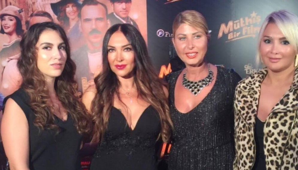 Reyhan Cansu Müthiş bir Galada görüntülendi