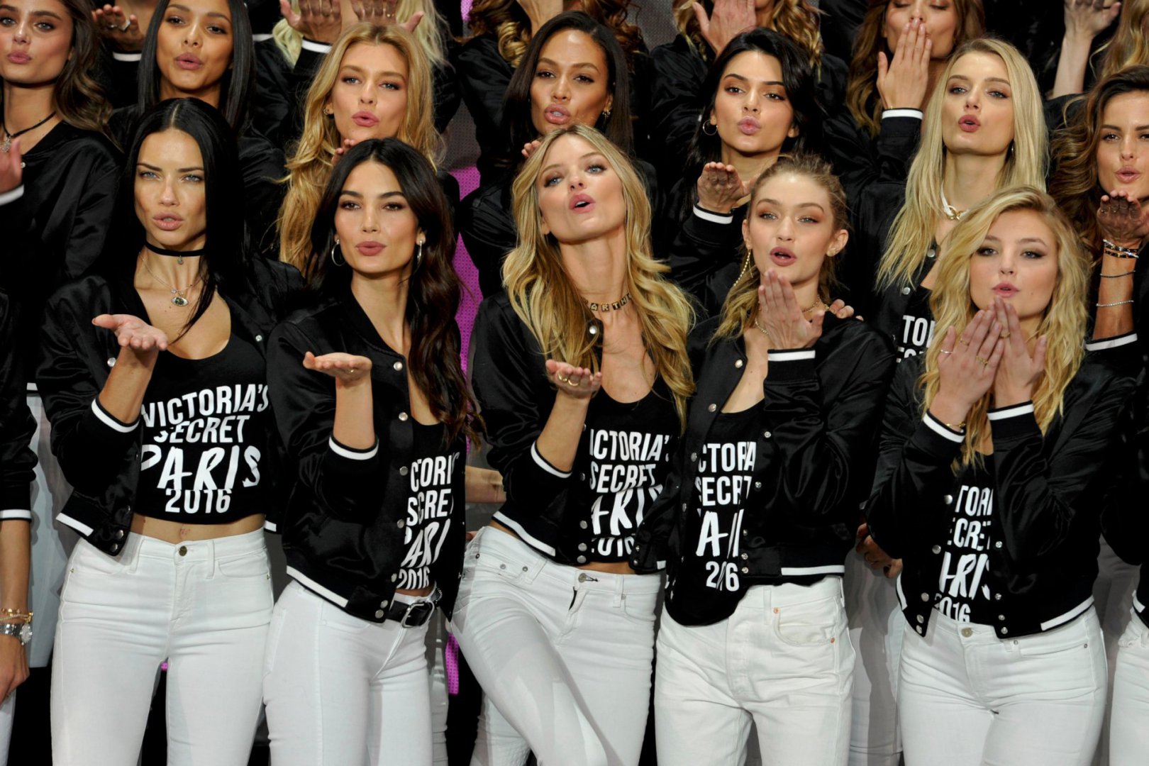 Victoria's Secret meleklerinin Paris turu!