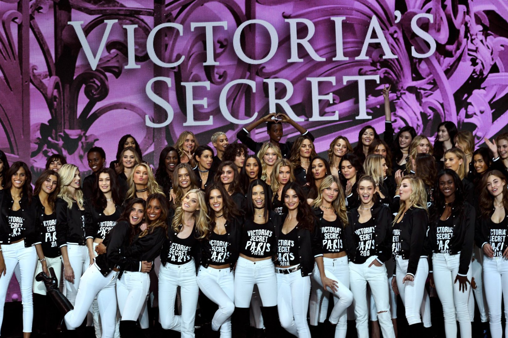 Victoria's Secret meleklerinin Paris turu!