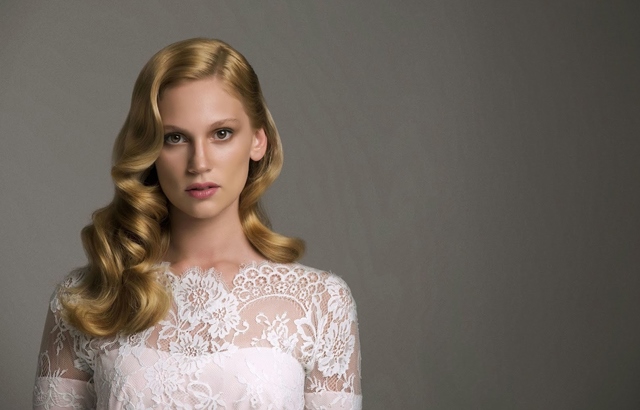 Farah Zeynep Abdullah şarkıcı oluyor