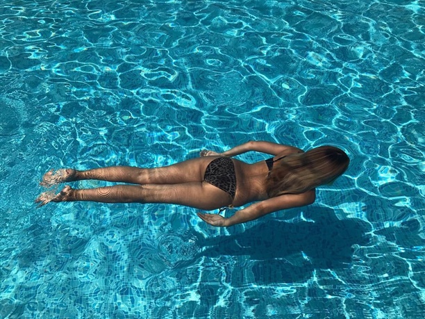 Ünlülerin tatil pozları