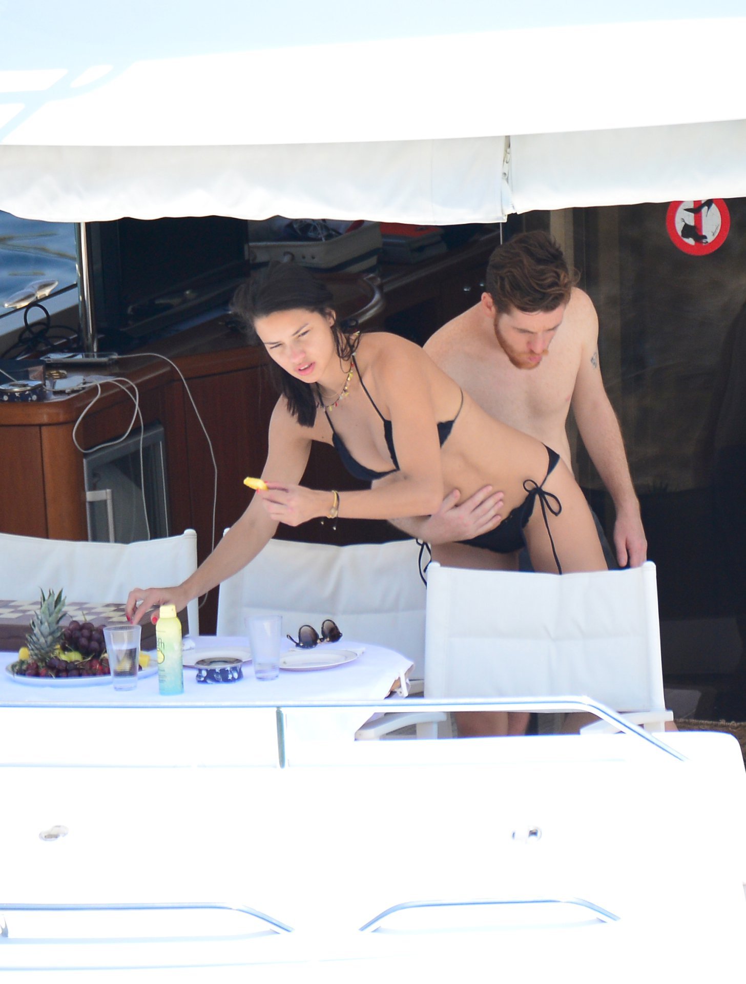 ADRIANA LIMA – BIKINI CANDIDS IN TURKEY