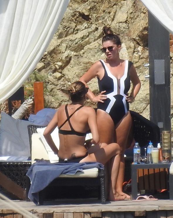 Pelin Karahan yıllar sonra bikinili görüntülendi!