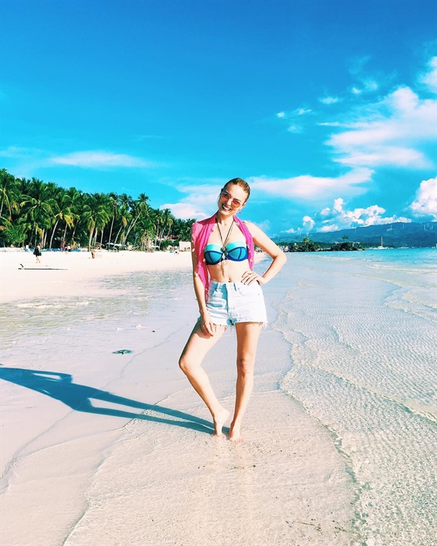 Nilperi Şahinkaya Tatilde