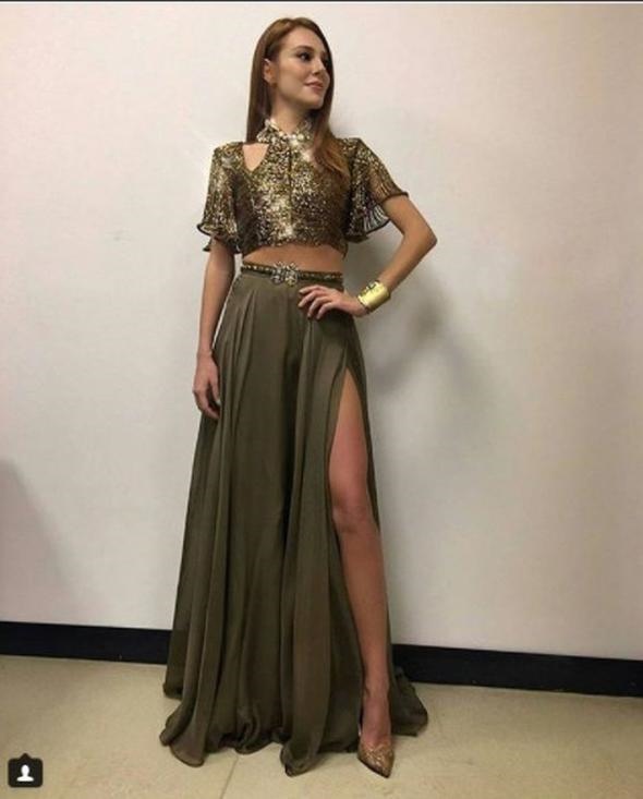 Elçin Sangu'nun bacak dekoltesi!