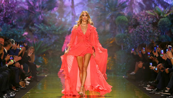 Türk modeller Bakü'de podyuma çıktı