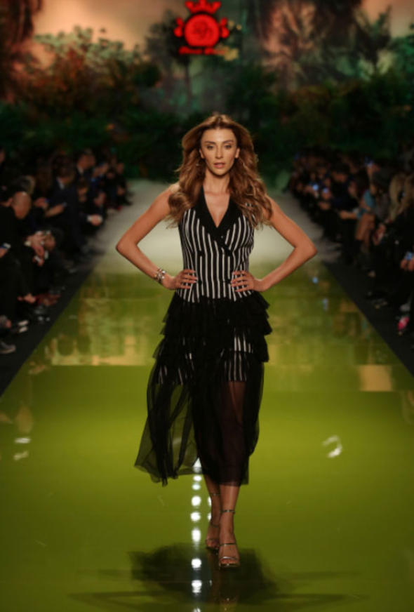 Türk modeller Bakü'de podyuma çıktı