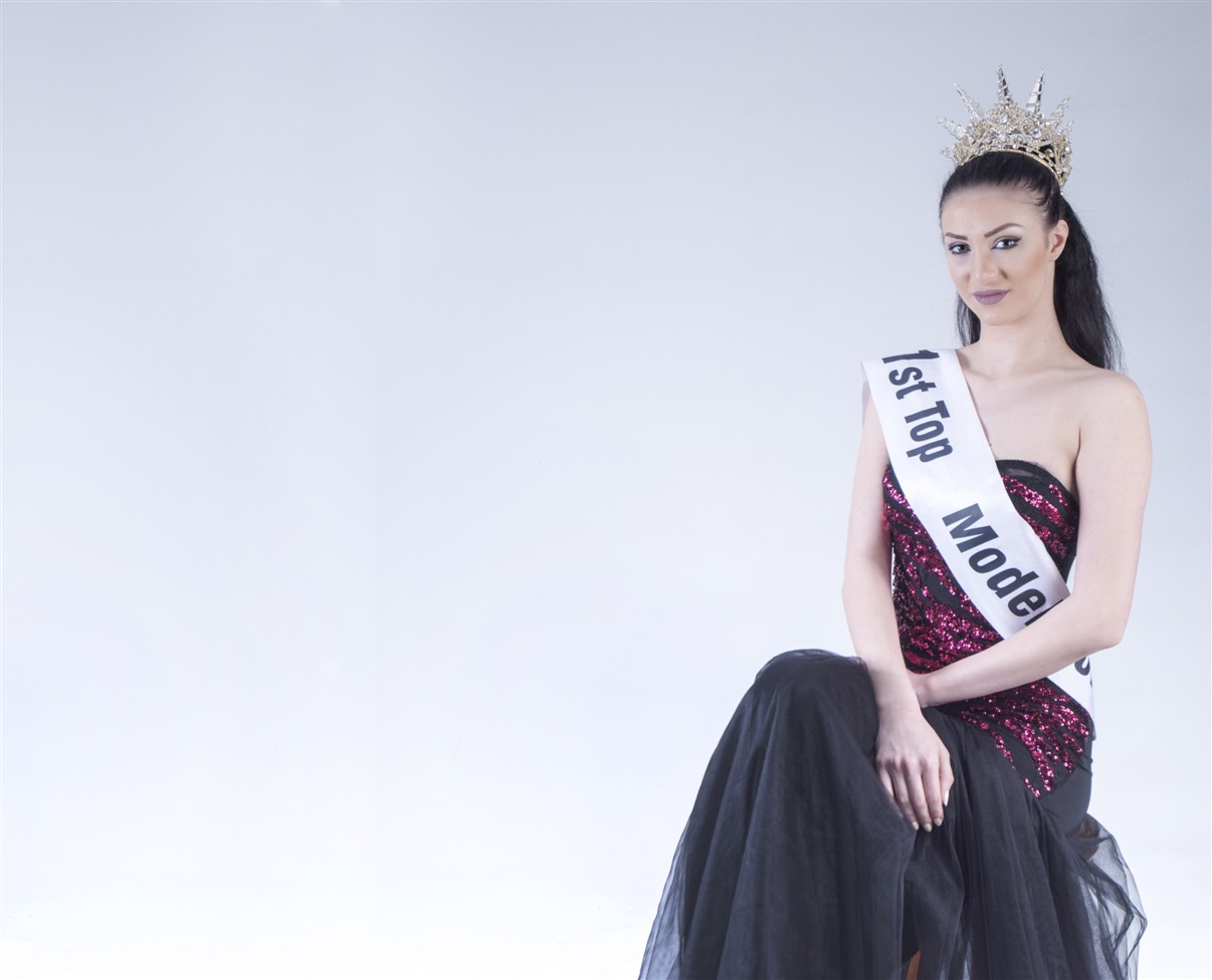 Merve Akkanat Türkiye'nin Tecilli Top Modeli oldu.