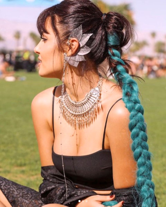 Hande Erçel katıldığı festivalde sınırları zorladı