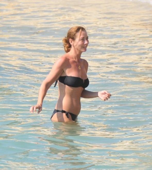 Ece Uslu'nun Çeşme tatili!