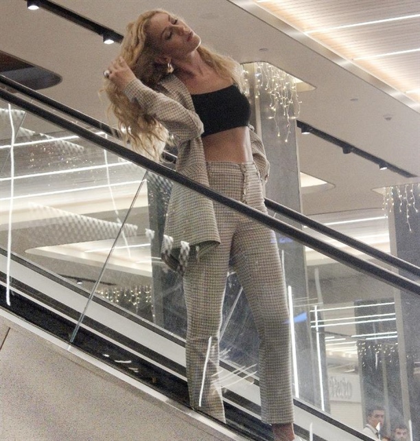 Sinem Kobal'ın reklam pozları!