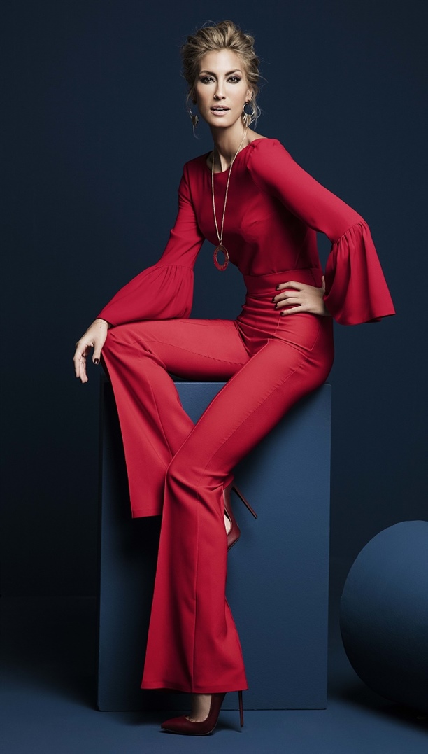 Çağla Şıkel ödüle doymuyor!