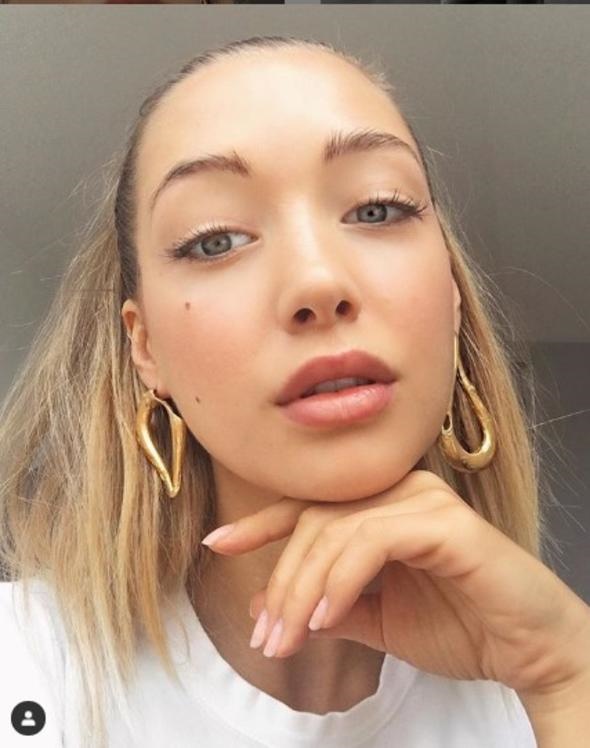 Yasmin Erbil sosyal medyayı salladı: 