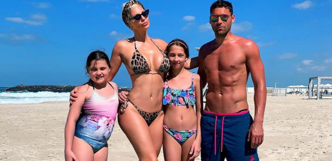 Dusko Tosic ailesiyle tatilde