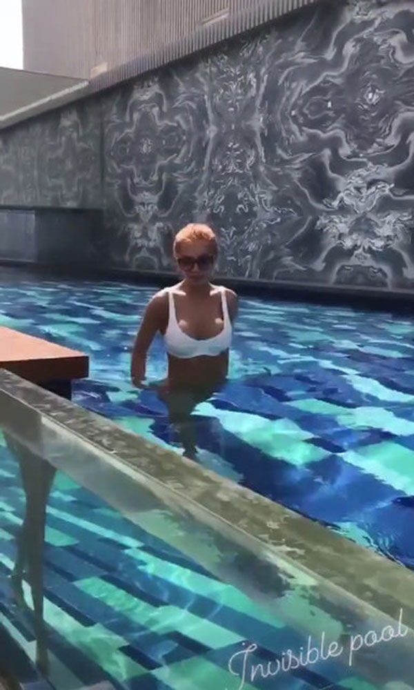 Buse Narcı'nın Dubai pozları sosyal medyayı salladı