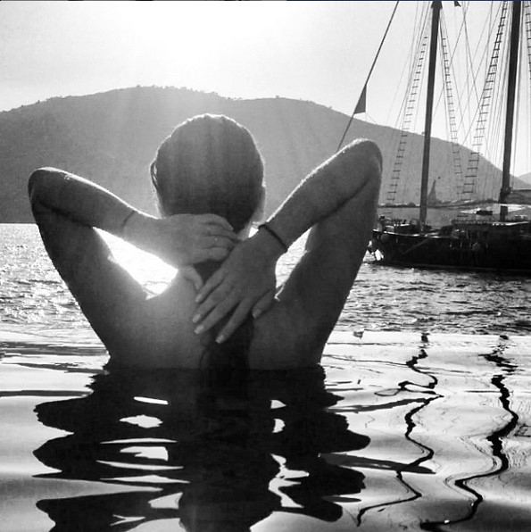 Serenay Sarıkaya hayatını yeniledi!