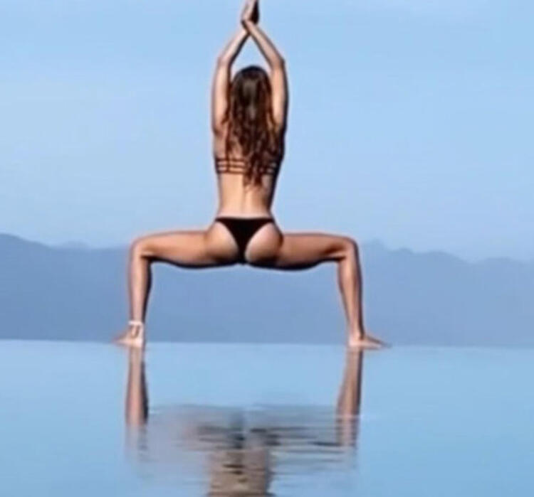 Eliz Sakuçoğlu bikiniyle spor yaptı!