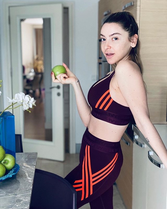 Hadise'nin mutfak pozları olay oldu!