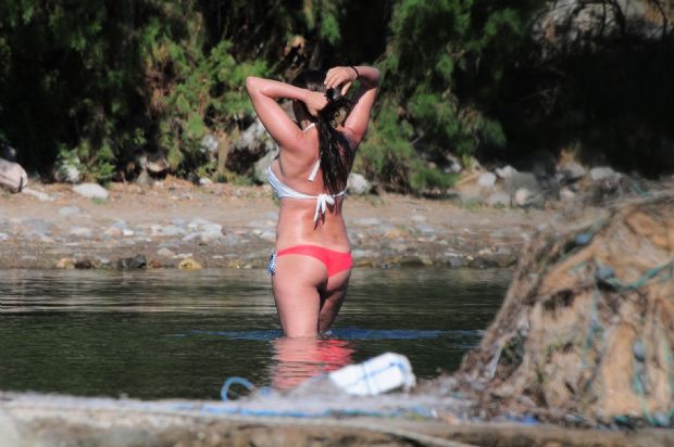 Nurgül bikini sezonunu Bodrumda açtı!(Galeri)