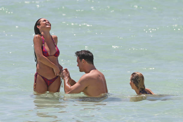 Bikininin bağları çözüldü