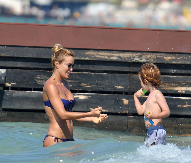 Gamze Özçelik Göz Kamaştırdı!