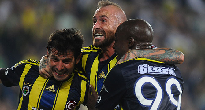 Yıldız oyuncu gemileri yaktı