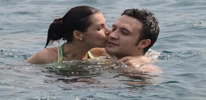 Hatice Şendil Bikini !