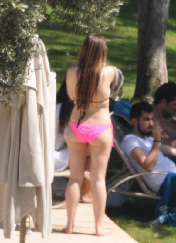 Yasmin Erbil tatilde!