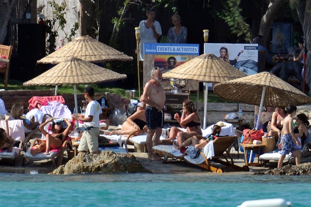 Demet Akbağ tatilde!