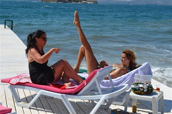 Tuğba Özay plaj kapattı!