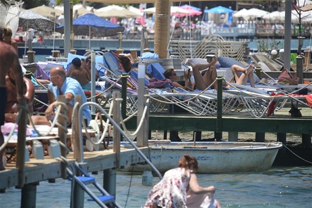 Simge Fıstıkoğlu Tatilde