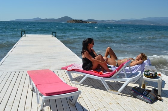 Tuğba Özay plaj kapattı!