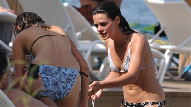 Özge Özpirinçci'nin bitmeyen tatili!