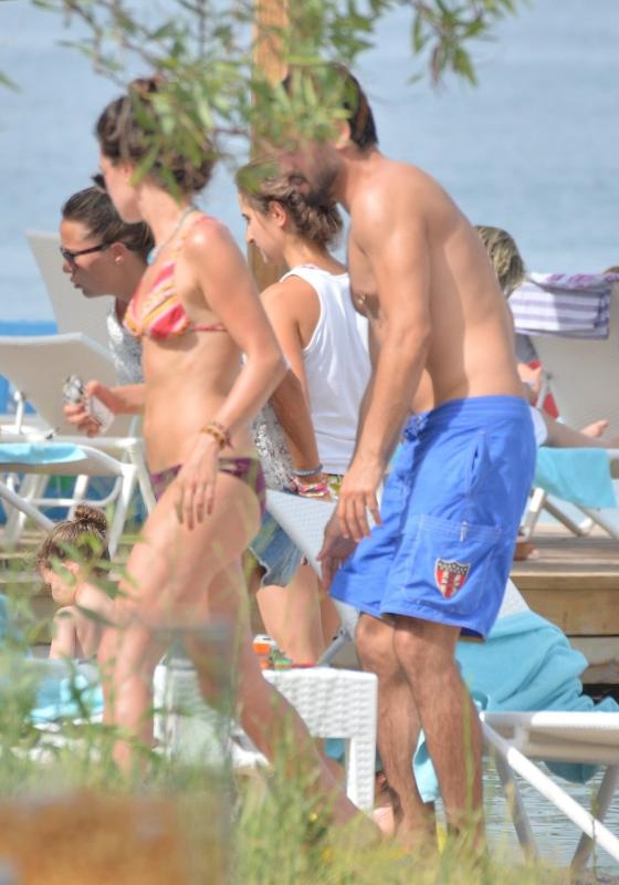 Özge Özpirinçci'nin bitmeyen tatili!