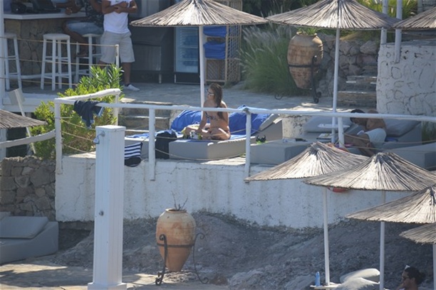 Elif Atakan her pozisyonda okudu!