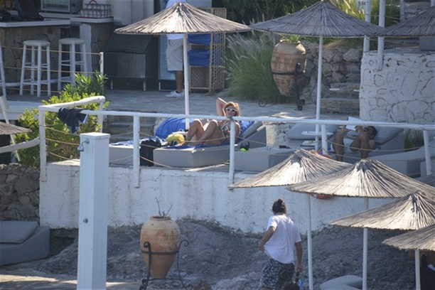 Elif Atakan her pozisyonda okudu!