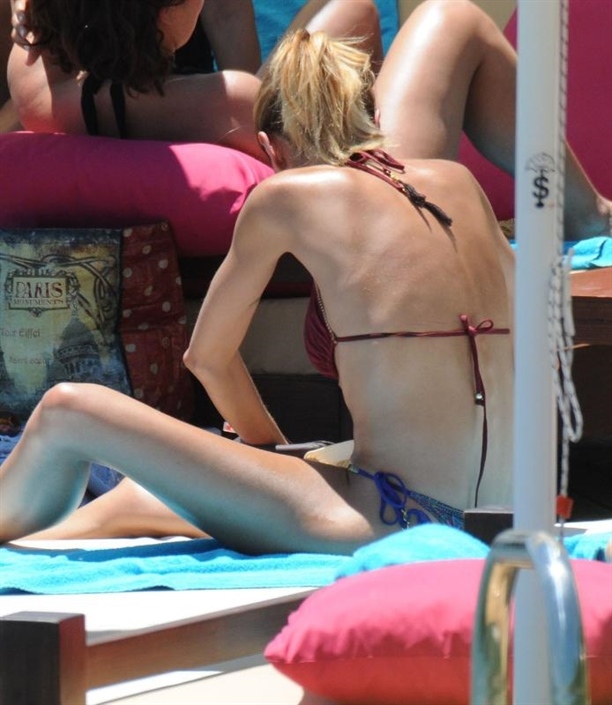 Özge Ulusoy(Bodrum)