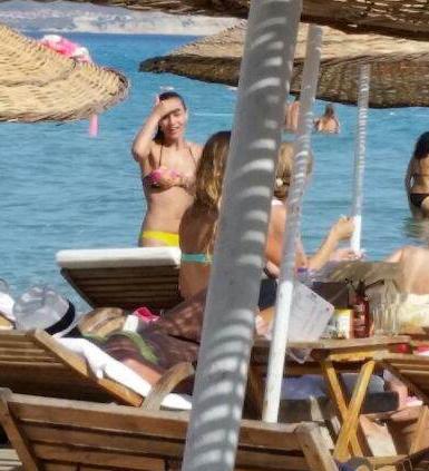 Fahriye Evcen ilk kez bikinili!