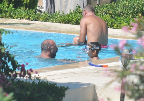 Halit Ergenç, ailesiyle tatilde!