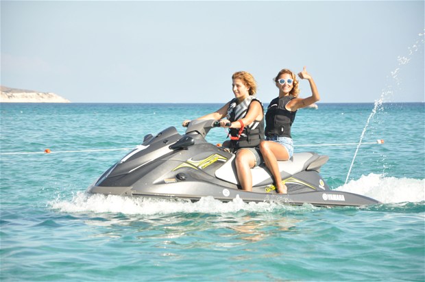 Özge Ulusoy'dan Survivor nostaljisi!