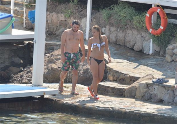 Ceyhun Fersoy ile Begüm Öner'in aşk tatili!