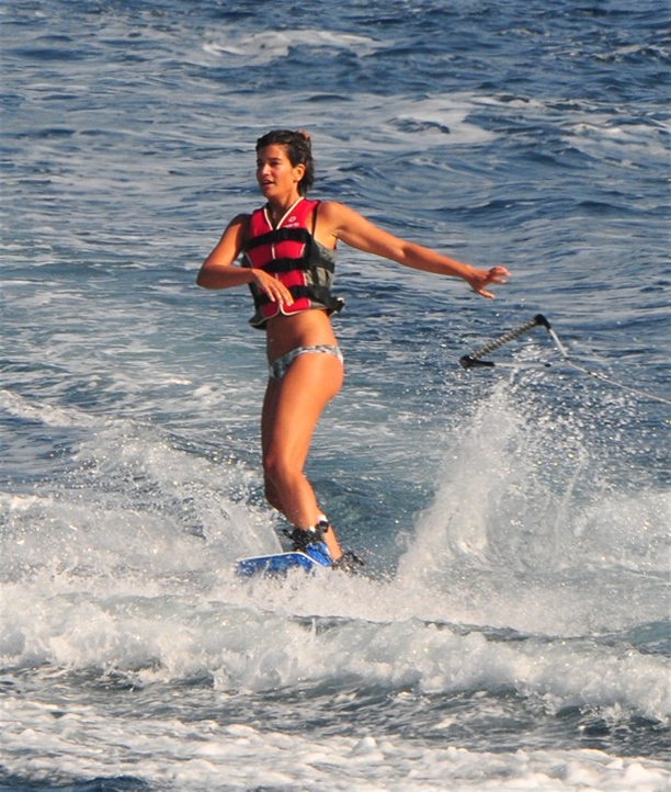 Berrak Tüzünataç şov yaptı!