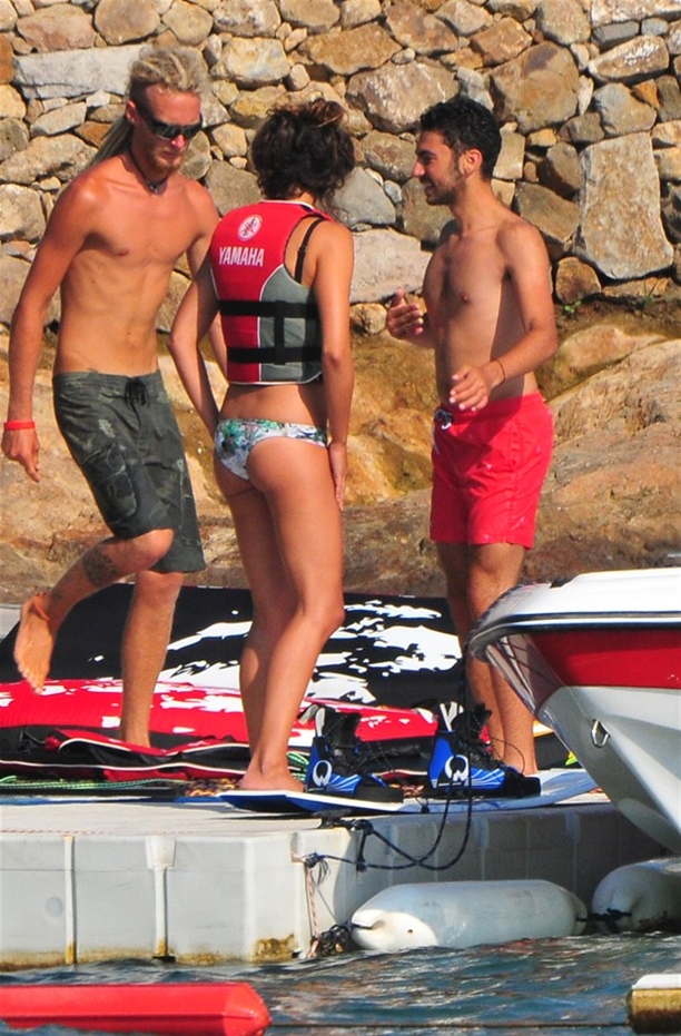 Berrak Tüzünataç şov yaptı!